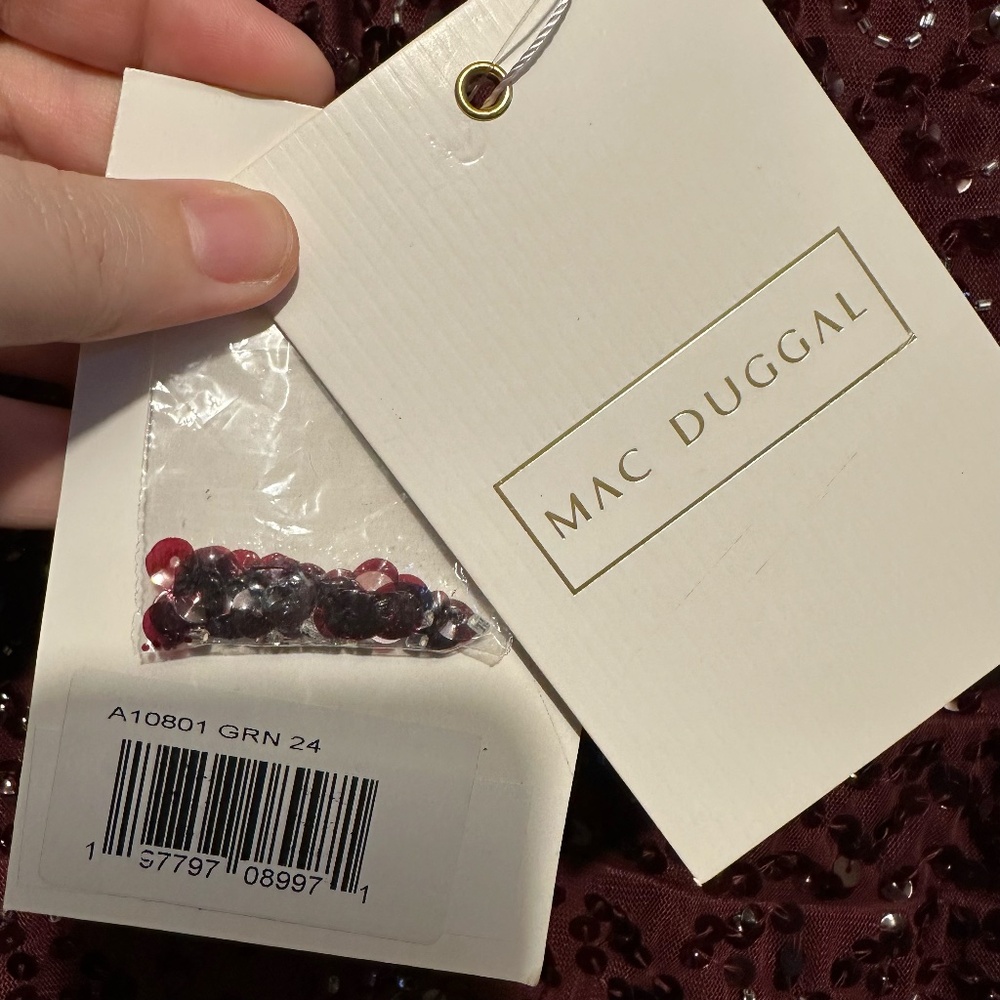 NWT Mac Duggal Sequined V Neck Flutter Cap Sleeve… - image 7